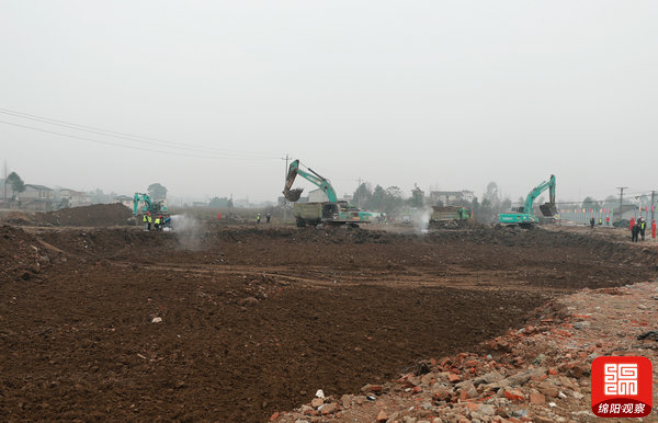 2021年12月23日 安置區(qū)工地3(記者 賴杰 攝).jpg