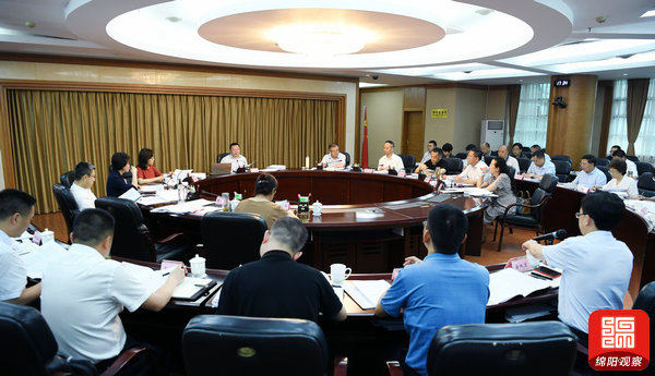 2021年6月16日，市政府第122次常務(wù)會(huì)議   張莉  攝.jpg