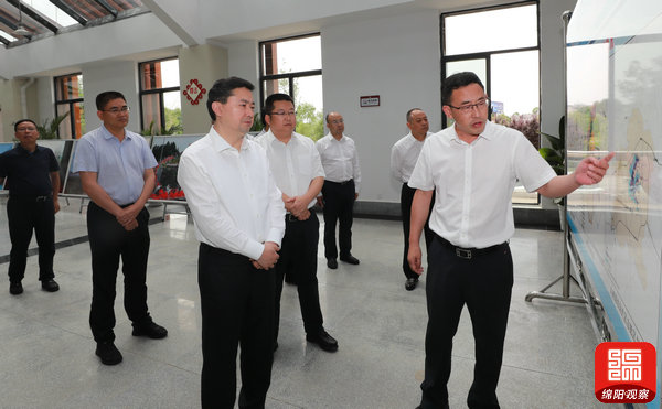 2021年6月3日 羅增斌聽取仙海經(jīng)濟(jì)社會(huì)發(fā)展匯報(bào)(記者 賴杰 攝).jpg