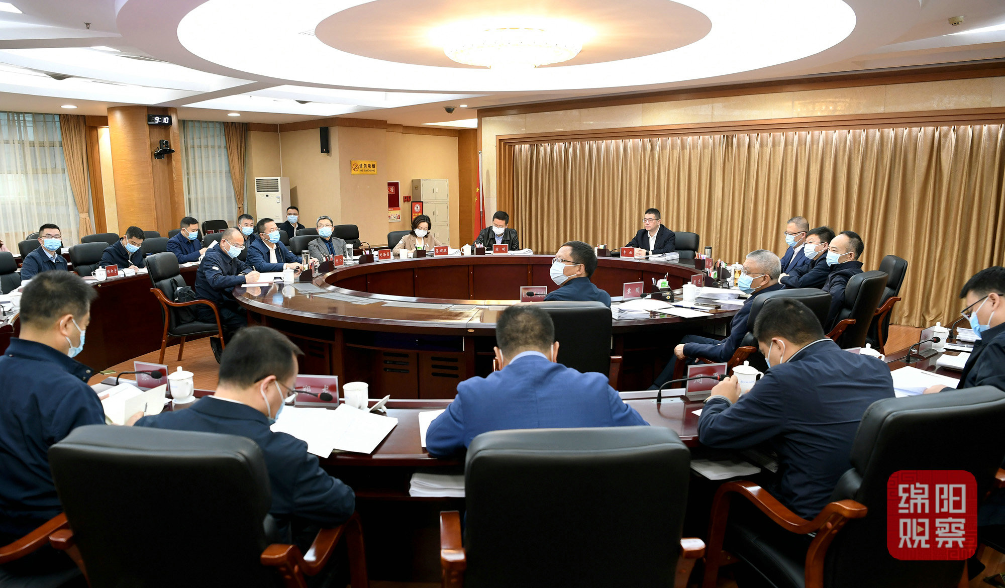 2022年10月12日,市政府第38次常務(wù)會(huì) 張莉 攝.jpg