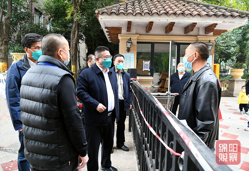 2022年11月25日，李云暗訪督導(dǎo)疫情防控工作3  張莉 攝.jpg