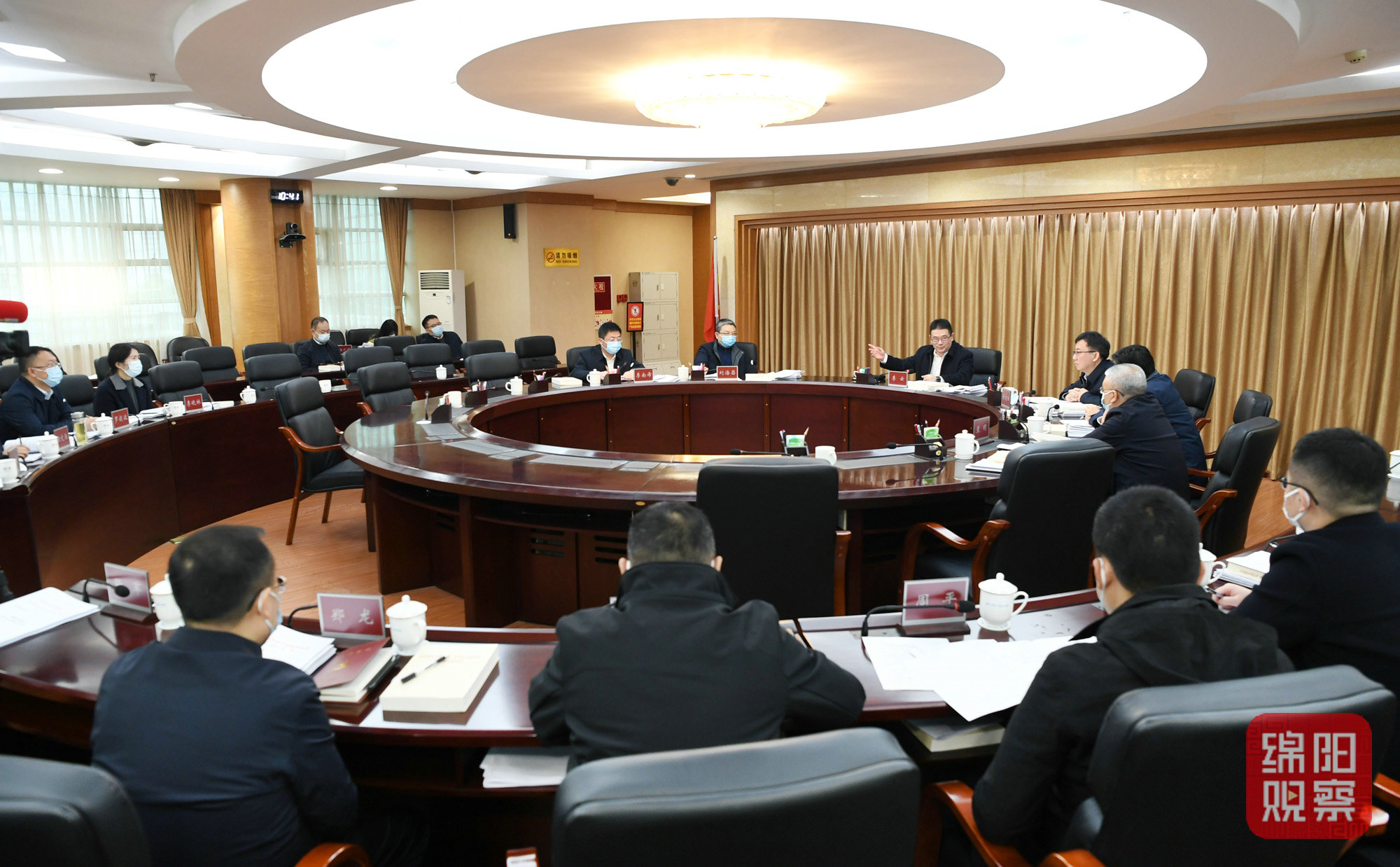 2022年12月8日，市政府黨組2022年第13次會議暨理論學(xué)習(xí)中心組2022年第5次學(xué)習(xí)會議  張莉 攝.jpg