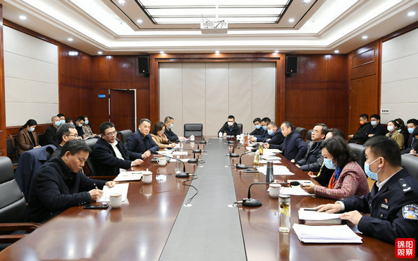 2022年2月25日，李云召開前線指揮中心疫情防控工作調(diào)度會  張莉 攝.jpg