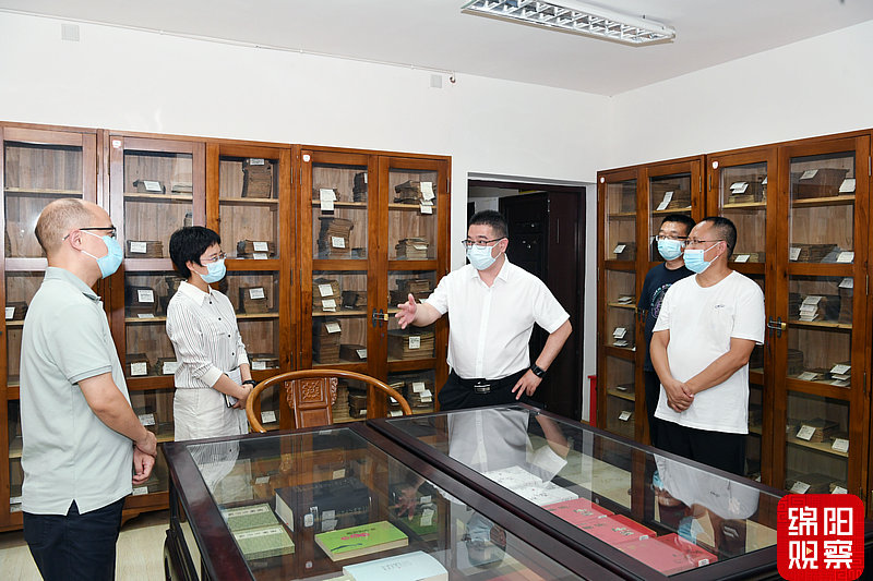 2022年8月11日，李云調(diào)研解決群眾反映熱點難點問題(圖書館擴建)3 張莉 攝.jpg