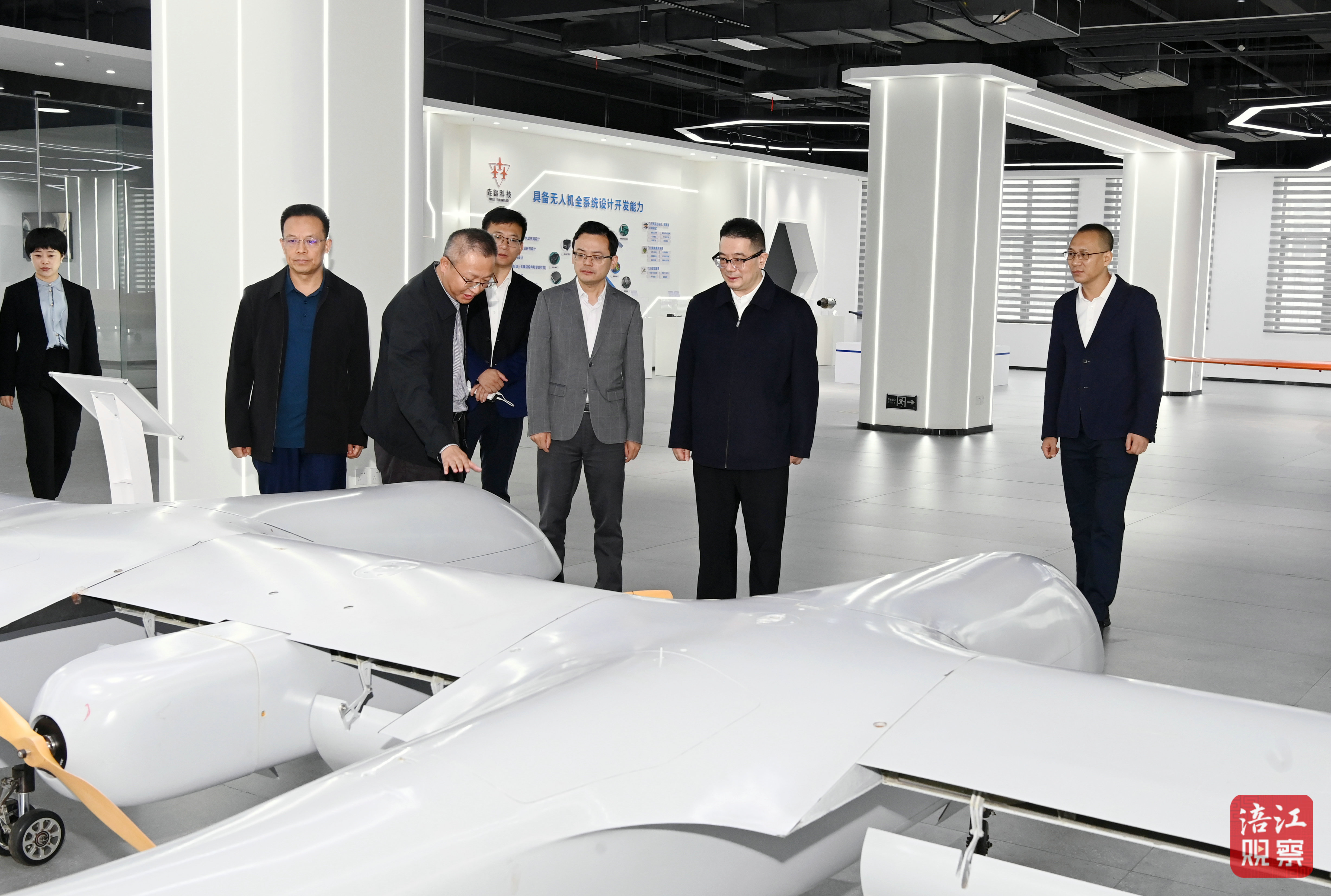 2024年10月10日，李云督導(dǎo)學習貫徹全會精神工作（垚磊科技）4   張莉 攝 - 副本.jpg