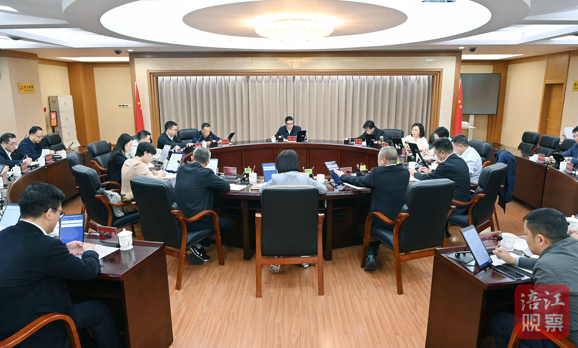 2024年10月14日，李云召開全市低空經(jīng)濟(jì)產(chǎn)業(yè)鏈發(fā)展工作推進(jìn)會  張莉 攝.jpg