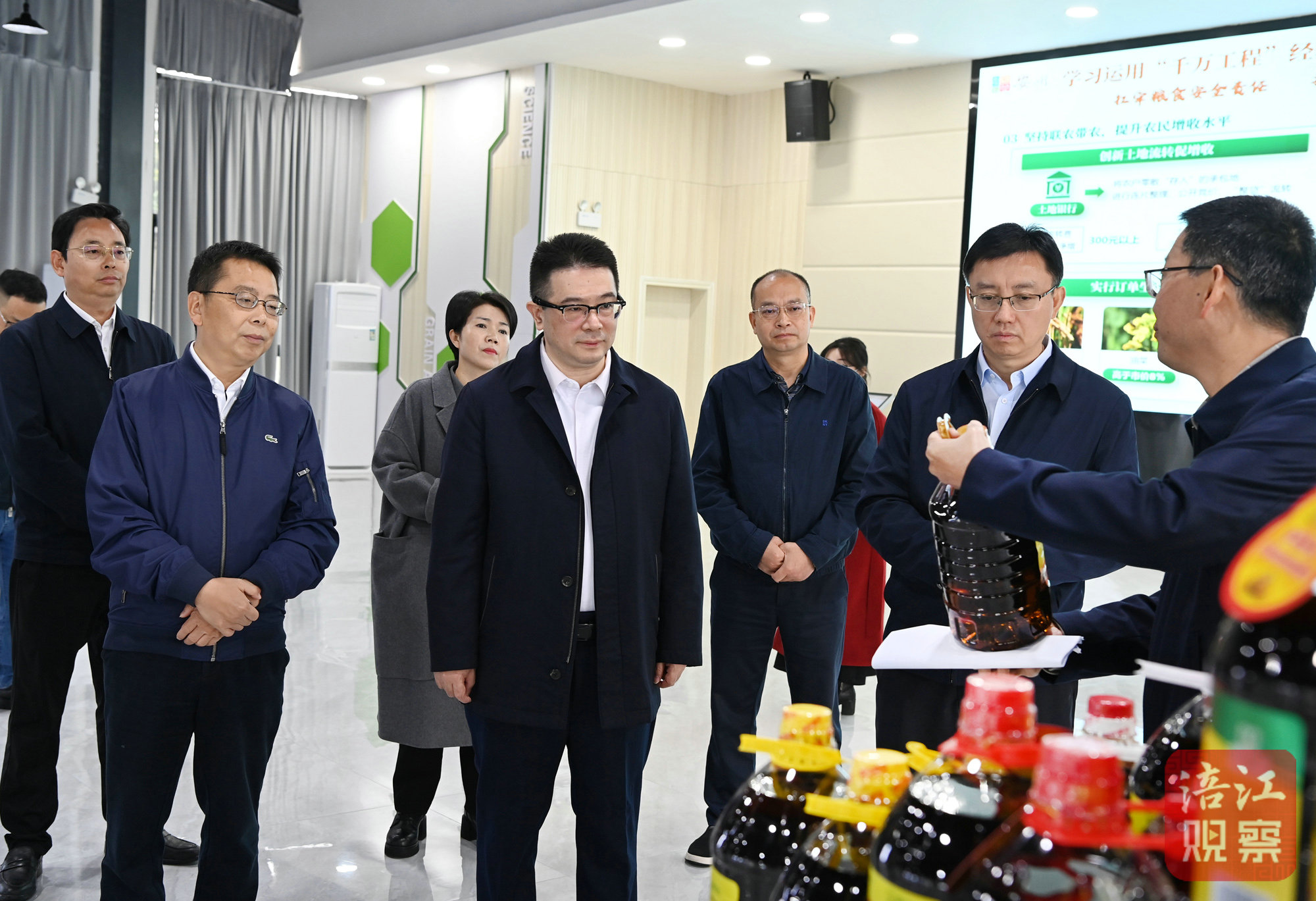 2024年11月10日,李云赴安州調(diào)研學(xué)習(xí)運(yùn)用“千萬(wàn)工程”經(jīng)驗(yàn)10 張莉 攝.jpg