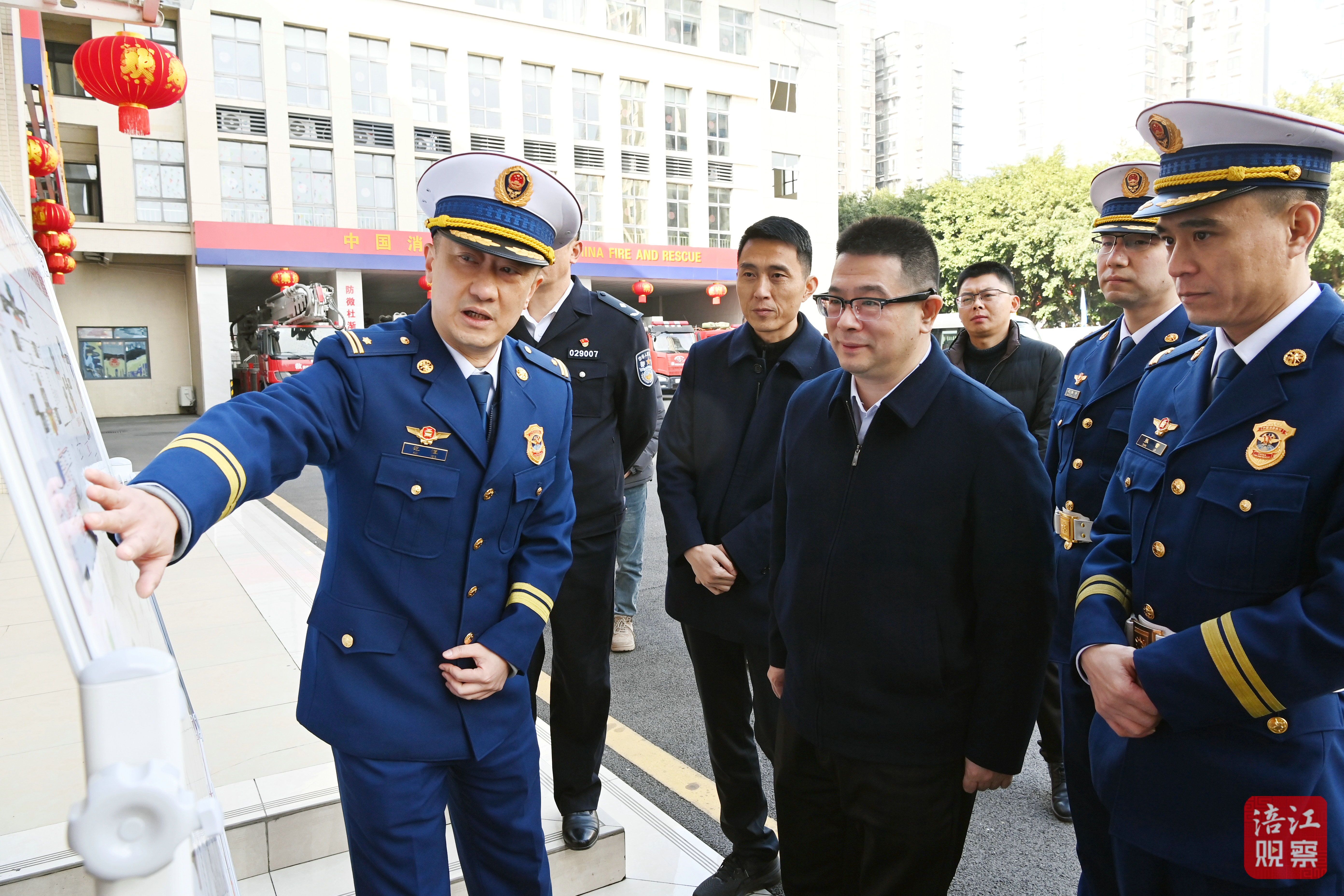 2025年1月27日，李云檢查節(jié)日供應、安全穩(wěn)定工作‘，慰問一線職工3  張莉 攝.jpg