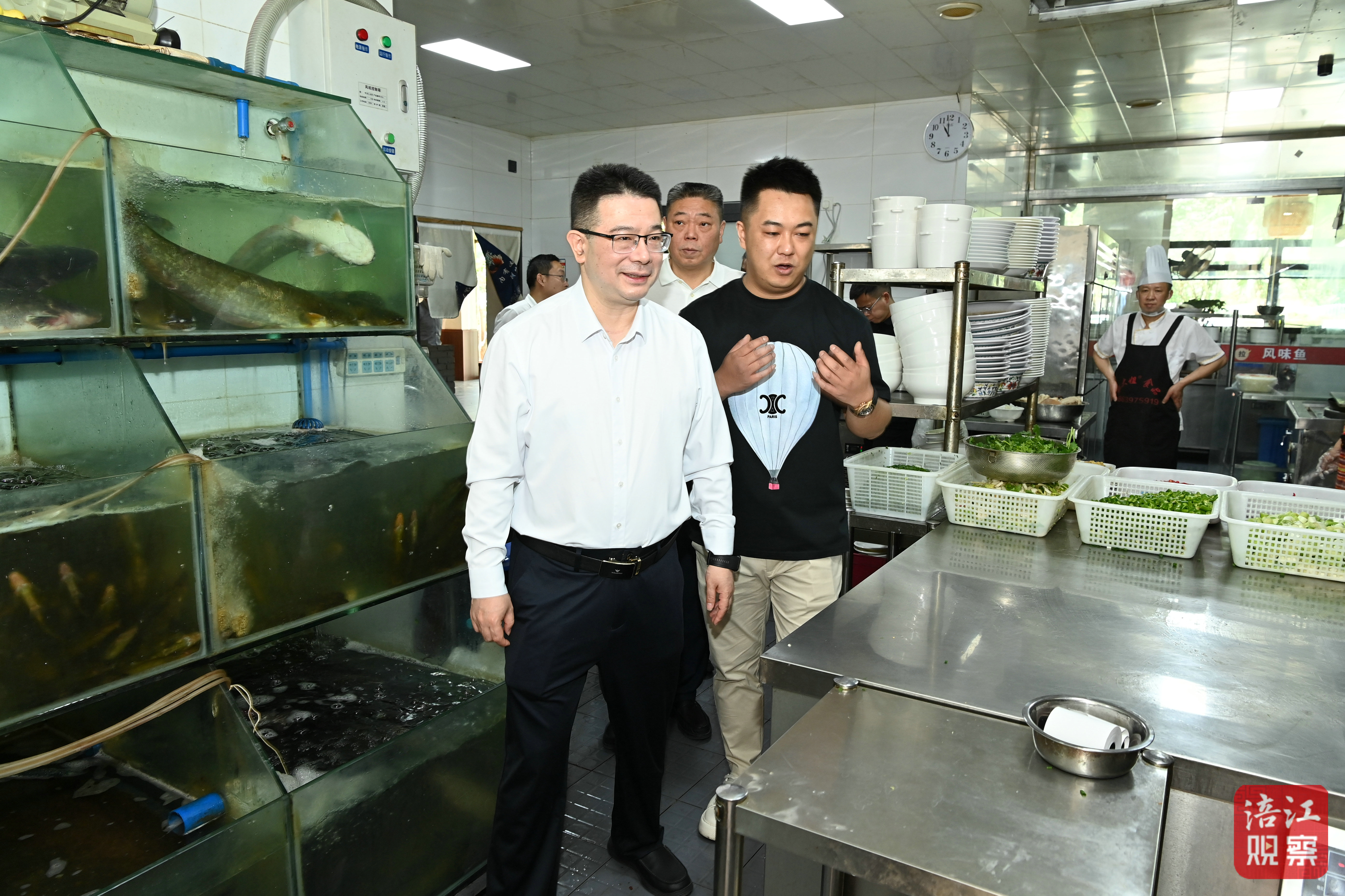 2025年4月30日，李云在科創(chuàng)園“九小場所”督導(dǎo)檢查“五一”節(jié)前安全生產(chǎn)等工作1  張莉 攝.jpg